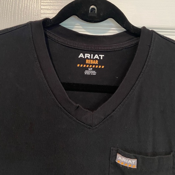 Ariat Rebar Size S Black Cotton V Neck Short Sleeve Tee Shirt Front Pocket Logo - Picture 4 of 10